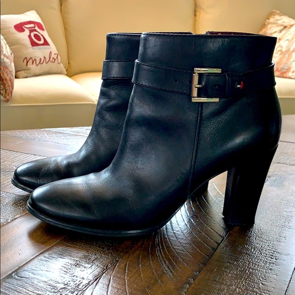 Tommy Hilfiger Shoes - Tommy Hilfiger black faux leather ankle boot